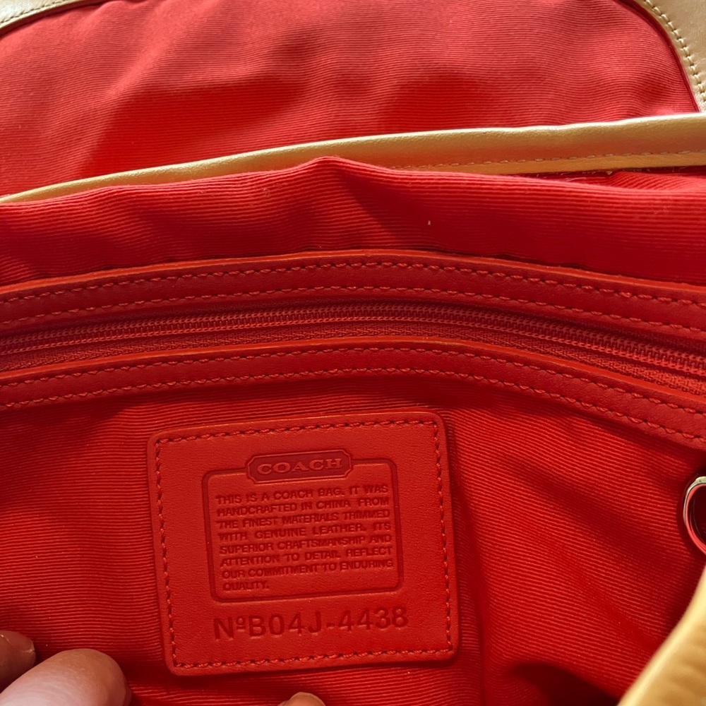 Coach vintage soho Striped Canvas Shoulder Bag with Tan Leather - Picture 5 of 10